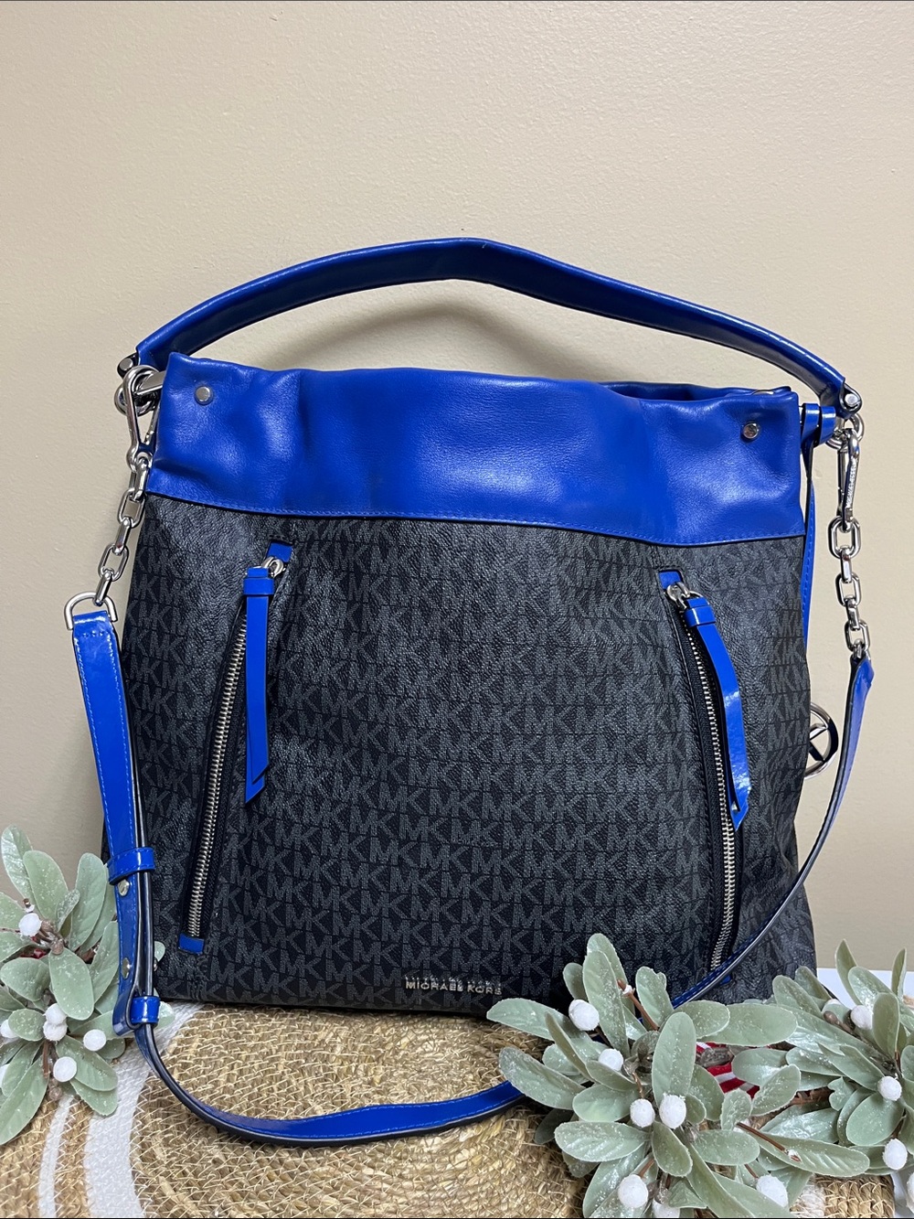 Michael Kors Shoulder Lg Conv Hobo Bag NWT